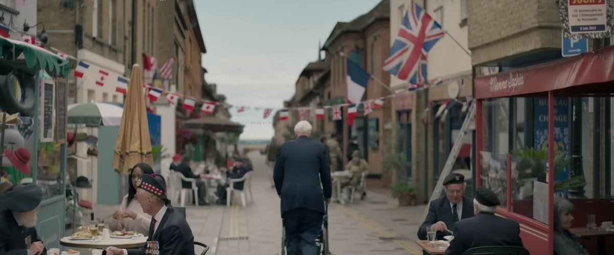 Twickenham's Church Street becomes a picturesque French rue in Sir Michael Caine and Glenda Jackson's new release 'The Great Escaper' 🇫🇷 Based on a true story, WWII veteran Bernard Jordan sneaks out of his care home to the 70th D-Day anniversary! 🎥 youtube.com/watch?v=JEvYEP…