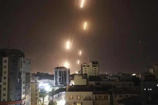 hrw's tweet photo. “I know partisans in the Israel-Palestinian conflict will accuse me of ‘bothsidesism,’ but this is the way international law is supposed to work. The laws of war apply to all sides in a conflict.”

 – @astroehlein in today's Daily Brief: https://t.co/DgWA8J2aHI https://t.co/oncb3DTMvV