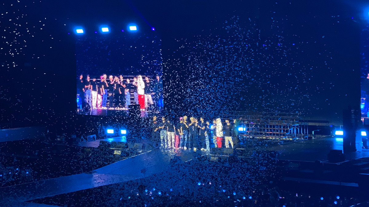 joomandu_'s tweet photo. Alam mo yung sa sobrang pagod ka, pero it was all worth it? Eto yun! Sumakit buong katawan at nagka lagnat pa nga after con, but it was all worth it 🩵 happy anniversary! 💎
#BETHESUNinMNL #BeTheSuninManila #BeTSinMNL https://t.co/DRV6kpKId5