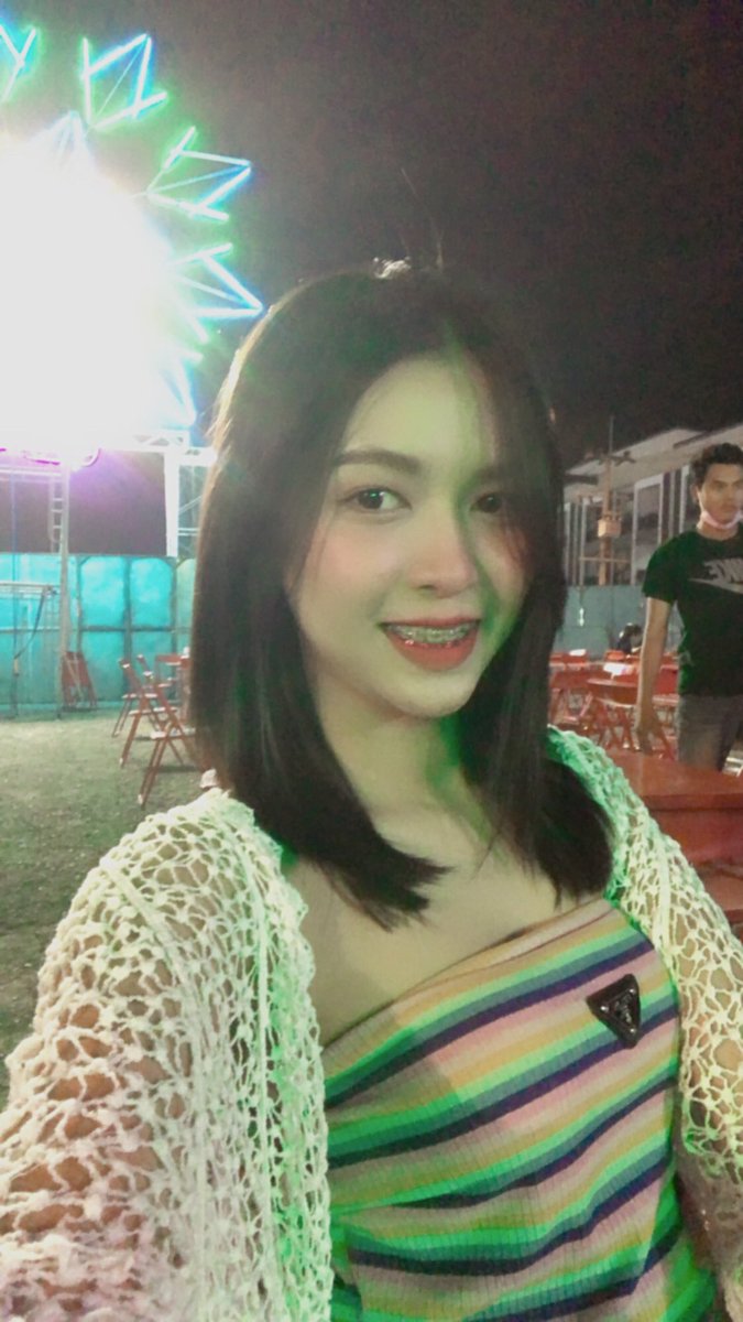 bleezxmas's tweet photo. วาสนาไผน้อ สิไดหิ้วกลับ 😂 #มาบยางพร #ปลวกแดง  #สะพานสี่ https://t.co/qVlWDGnlZY