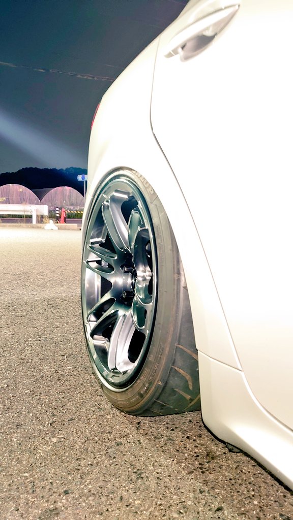 Sato_C_1128's tweet photo. 【NEW WHEEL】
MID RMPレーシング R26 チタンシルバー 
18inch 9.5J+22
245/40R18 前後通し ノースペーサー

フロントは100系アッパー流用で割とゴキゲンな感じ☆
ちょい加工でどこも干渉せずに走れて、乗り心地最優先、どこでも行ける車高でちょい乗りに最適なIS

#MID
#RMPRACING
#R26 https://t.co/1si8uLrBMo