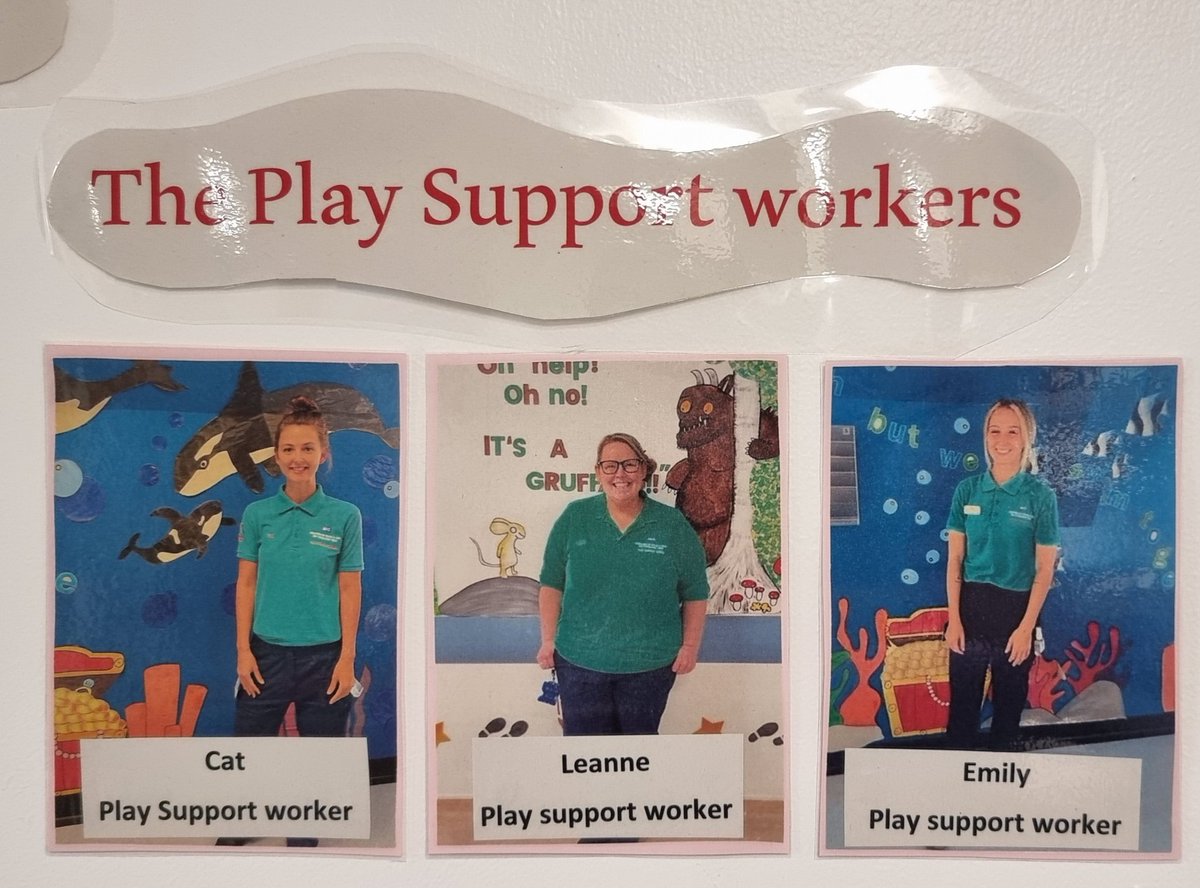 And our #hospitalplaysupportworker #playsupportworker Emily, Cat and Leanne