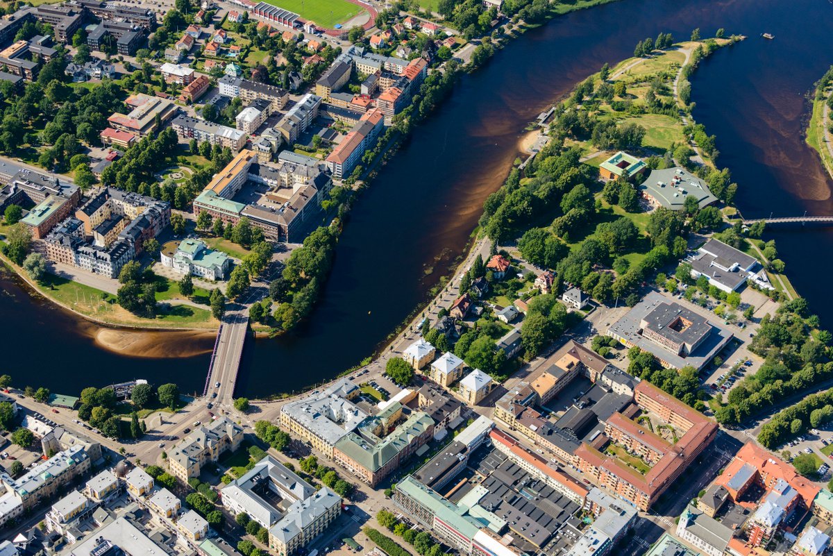 Kunskaper om ras, skred och erosion vid kommunal planläggning kan vara avgörande för att bedöma om marken är lämplig att bygga på. Vi har därför tagit fram en ny webbaserad vägledning om geoteknisk säkerhet som vänder sig till kommunala planhandläggare. press.sgi.se/posts/pressrel…