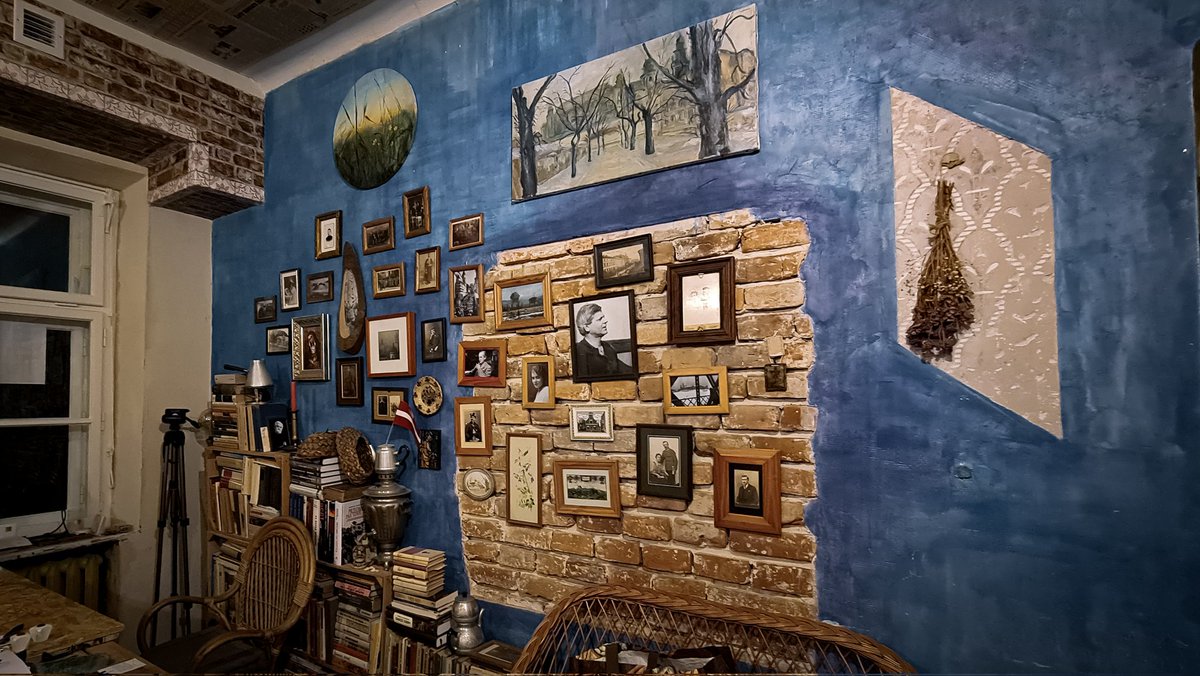 It was a great meetup in krakow, Poland. Amazing location and lovely #hive community people. I was able to connect more new people and ofcourse met some old friends as well. 

#kbk #hive #hivebeecon #poland #meetups #community #Blockchain