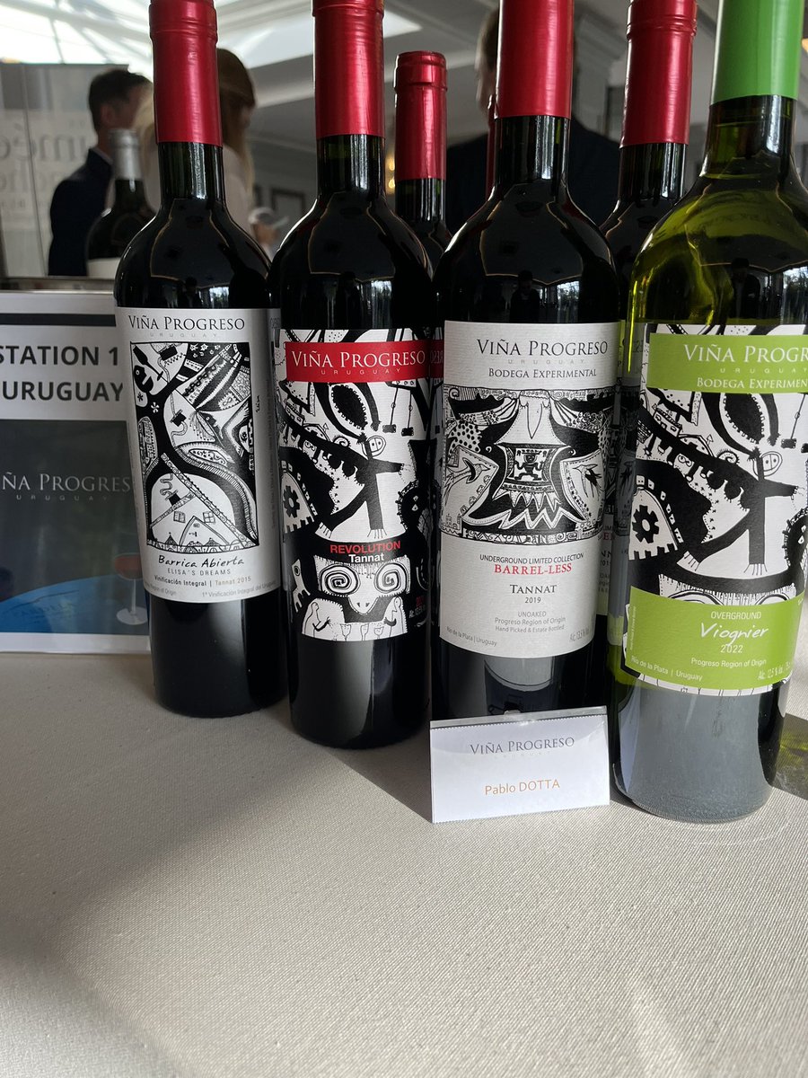 Como en casa… representando a #viñaprogreso en Paris…