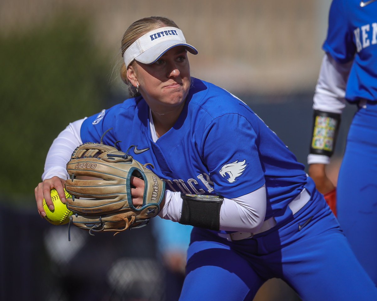 3RD13's tweet photo. Some more from @UKsoftball visiting South Bend! #uksoftball https://t.co/QEA6JRnPGd