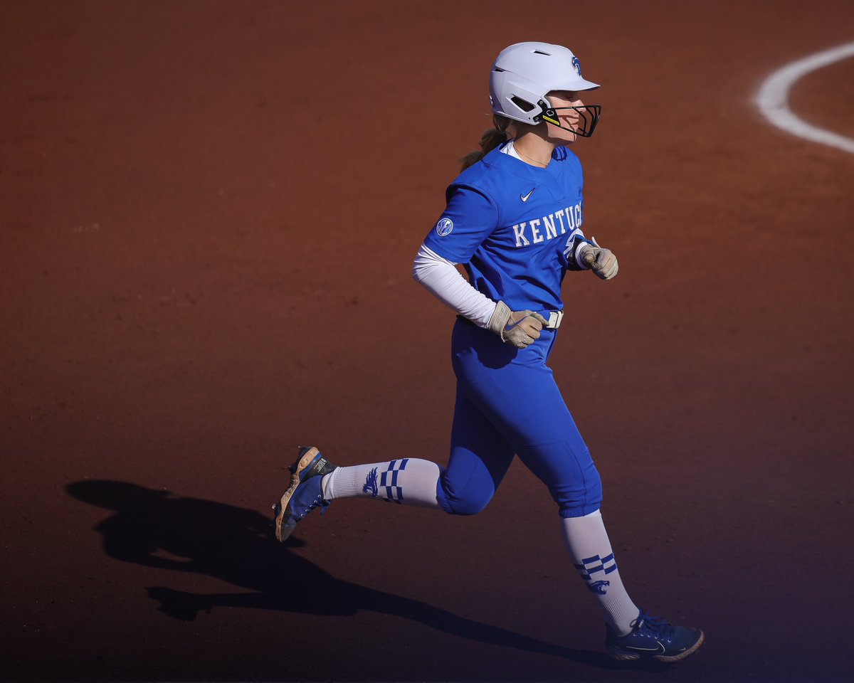 3RD13's tweet photo. Some more from @UKsoftball visiting South Bend! #uksoftball https://t.co/QEA6JRnPGd