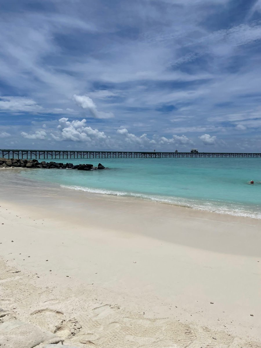 Amanda_Denman7's tweet photo. Total chill out time #Maldives #honeymoon #sobeautiful☀️🥂 https://t.co/2YrmnnnoAs