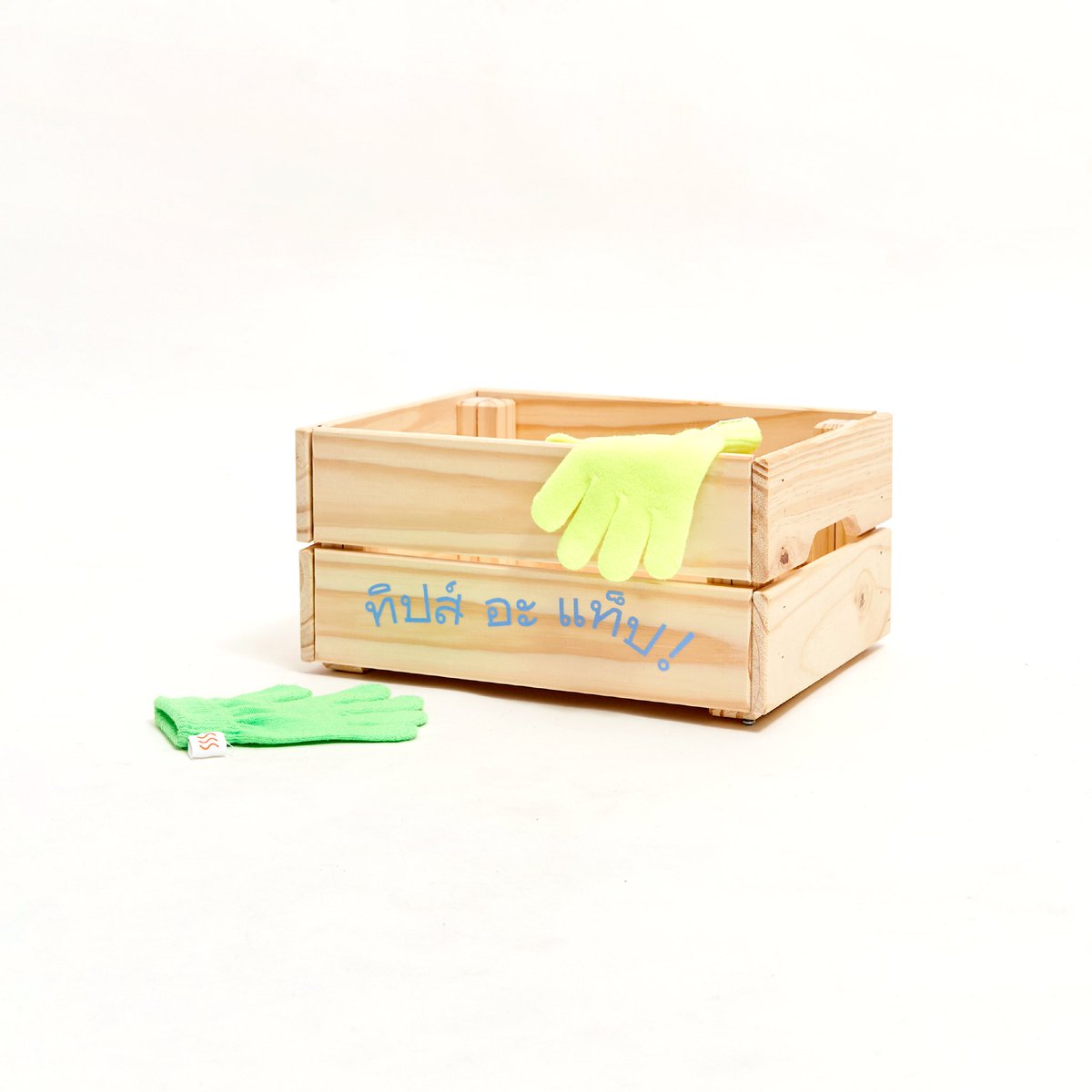 เผื่อใครสนใจก็คือสามารถติดต่อได้ หรือดูงานเพิ่มเติมใน ig/pf.archives.here ได้ค่ะ