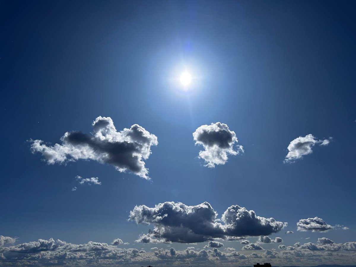 GM 🌞🌤️⛅🌥️☁️
#XREY
Yeah, I already made a lot of noise with the previous post with the announcement, but... 
LOOK! what a beautiful sky,
what a magical morning, look up, raise your eyes to the sky!!!
start your week with <a href="/reydotxyz/">REY</a> &amp; <a href="/justwalyd/">WALY</a>