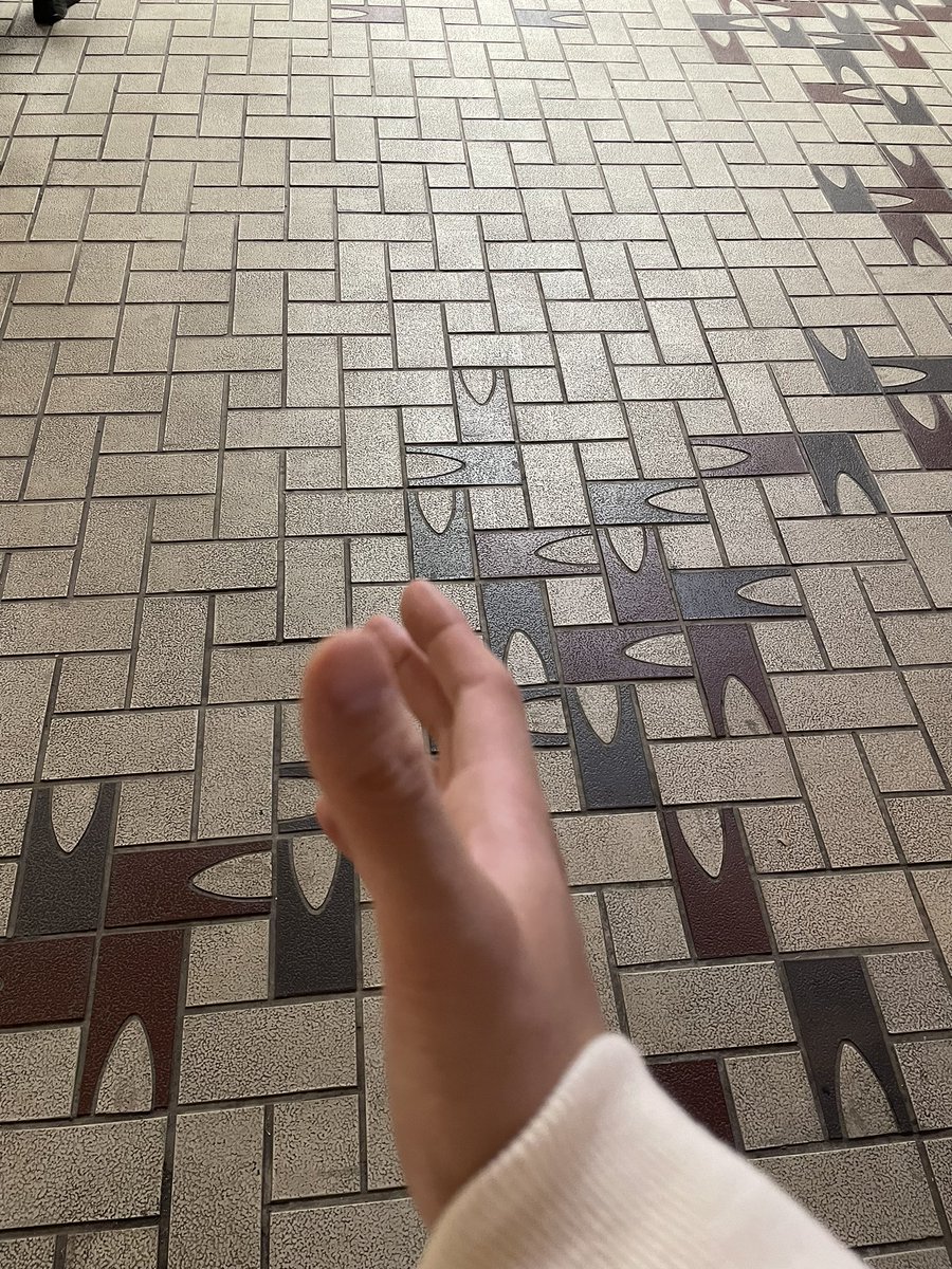 ほんと、一瞬すぎる時間でした。
この世にしっかり存在してた。😅

言いたかったことなんも言えませんでしたが、、、

「ありがとうございます」
たくさん言えたからよしとしよう。

ありがとねって返してくれた😶‍🌫️

#nissy
#NissyMeetsYou