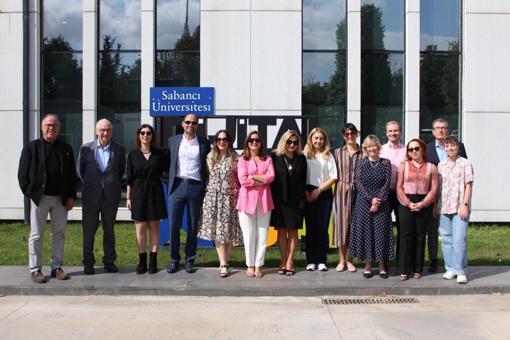 Ebru Turhan tweet media