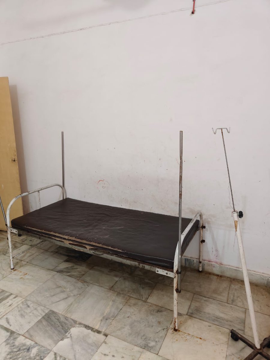 Indian__doctor's tweet photo. 5 star facilities of Resident Doctor's Hostel room allotted to resident doctors of RIMS &amp;MGMMCH in #JHARKHAND,
Who came through DRP for service of people!!
#MedTwitter 
Cc;@DrJAIDEEPK2023 https://t.co/9EgCKUqvwS