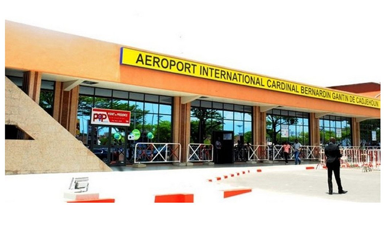 MiodjouE's tweet photo. #Bénin : une unité médicale d’urgence de soins à l’aéroport de Cotonou

https://t.co/NCltoxpLBn

@gouvbenin @TourismeBenin_ @TourismeBenin #santé #médecine https://t.co/3dTgmFsw5a