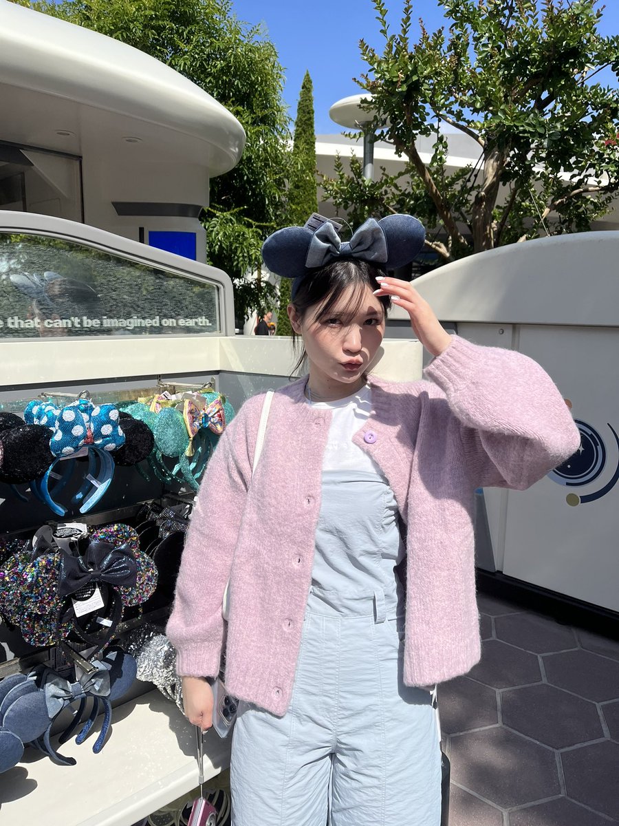Princess Cardigan รุ่นใหม่ของทางร้านมาแล้วนะค้า ใครที่มีแพลนไปต่างประเทศขอแนะนำเยยๆๆๆๆ เหมาะมากกับอากาศดีๆ มีให้เลือก 6 สีนะคะ ราคา 1450 บาทค่ะ 🍓🫶🏻👸🏻