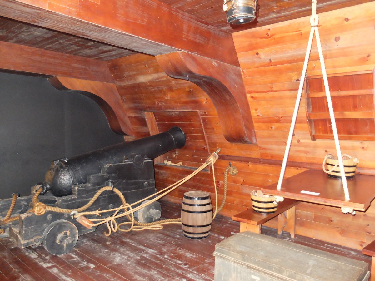 📢Os informamos de que el próximo día 1️⃣2️⃣, aunque festivo, el Museo de la Construcción Naval estará abierto en su horario habitual: de 10:00 a 19:00 ininterrumpidamente. ¡Un gran plan para empezar el puente!