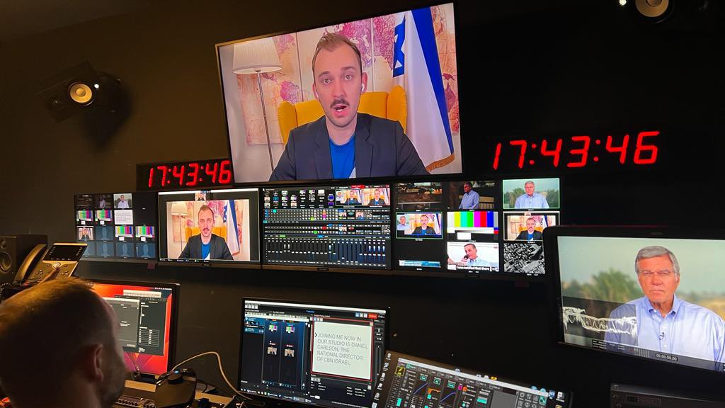 HananyaNaftali's tweet image. In the last 48 hours I managed to do 8 TV interviews and tell the truth of Israel.

I think the digital battle is super important as well, as fake news and lies are spreading like wildfire. 

I said in my interviews that you can see very clearly that Hamas is targeting civilians,