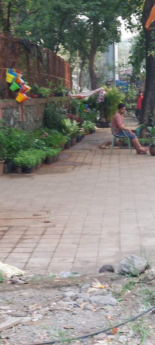 ChefG4's tweet photo. @mybmcwardKW @mybmc @sudhasingh67 @AmeetSatam @MumbaiPolice The illegal nursery is still very much there in the same place. The footpath has been completely blocked. Pls take action urgently &amp; have this evicted. https://t.co/Z49eXAaxme