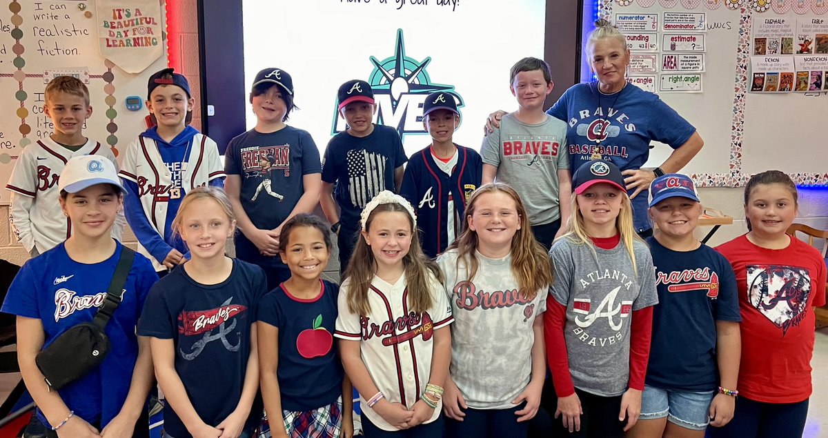 MrsChesters4th's tweet photo. We love our Braves!! https://t.co/x36DzBTM7b