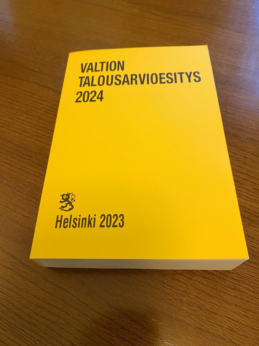 Tänään annettiin eduskunnalle valtion #talousarvioesitys sekä 7 kpl #vero'tusta koskevia hallituksen esityksiä, mm. TVL-paketti sekä alkoholiveron, kiinteistöveron, ajoneuvoveron ja liikennepolttoaineiden veron muutosesitykset #verotus <a href="/VMuutiset/">Valtiovarainministeriö | Finansministeriet</a>