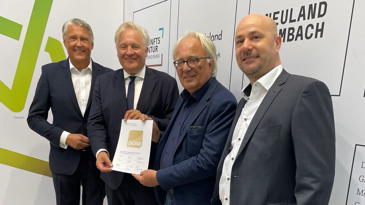 Das Wohnungsbauprojekt Vicus Gärten in Nörvenich wurde mit dem Vorzertifikat Gold der Deutschen Gesellschaft für Nachhaltiges Bauen (DGNB) ausgezeichnet: unser-lieblingsort.de/featured/vicus…