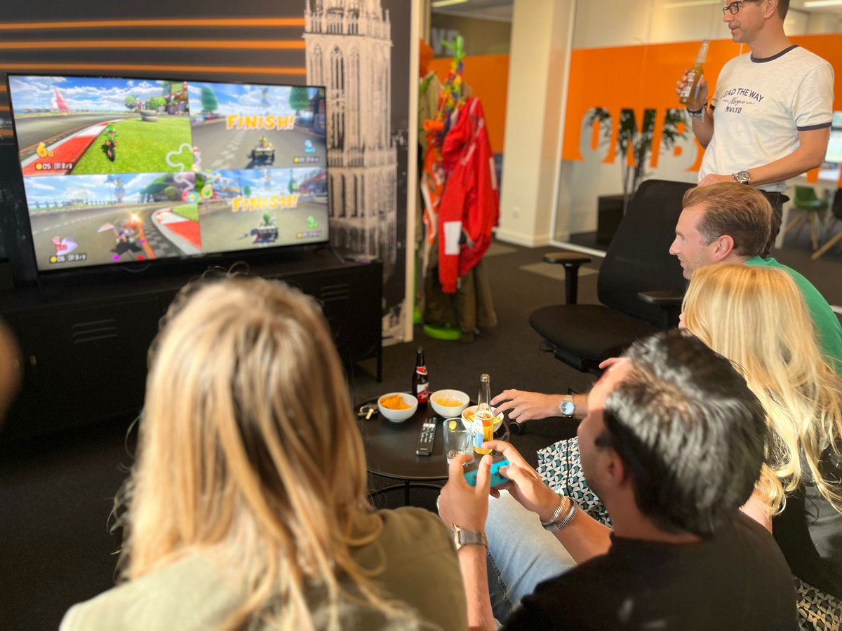 XTRM_dev's tweet photo. 🎮 Work hard &amp; Play hard 🎮

Onze medewerkers zetten zich niet alleen in om de beste resultaten te behalen, maar ze weten ook hoe ze moeten genieten! 🚀

En fanatiek? Dat zijn ze! En zeker tijdens een spelletje op de vrijmibo. 🥂

#vrijmibo #vrijdagmiddagborrel #workhard #m365 https://t.co/KARw40s4E5