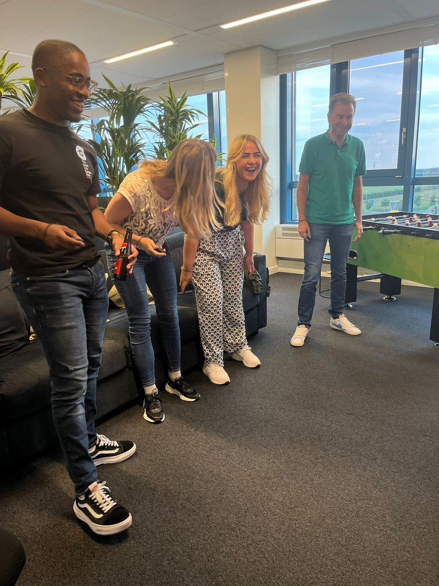 XTRM_dev's tweet photo. 🎮 Work hard &amp; Play hard 🎮

Onze medewerkers zetten zich niet alleen in om de beste resultaten te behalen, maar ze weten ook hoe ze moeten genieten! 🚀

En fanatiek? Dat zijn ze! En zeker tijdens een spelletje op de vrijmibo. 🥂

#vrijmibo #vrijdagmiddagborrel #workhard #m365 https://t.co/KARw40s4E5