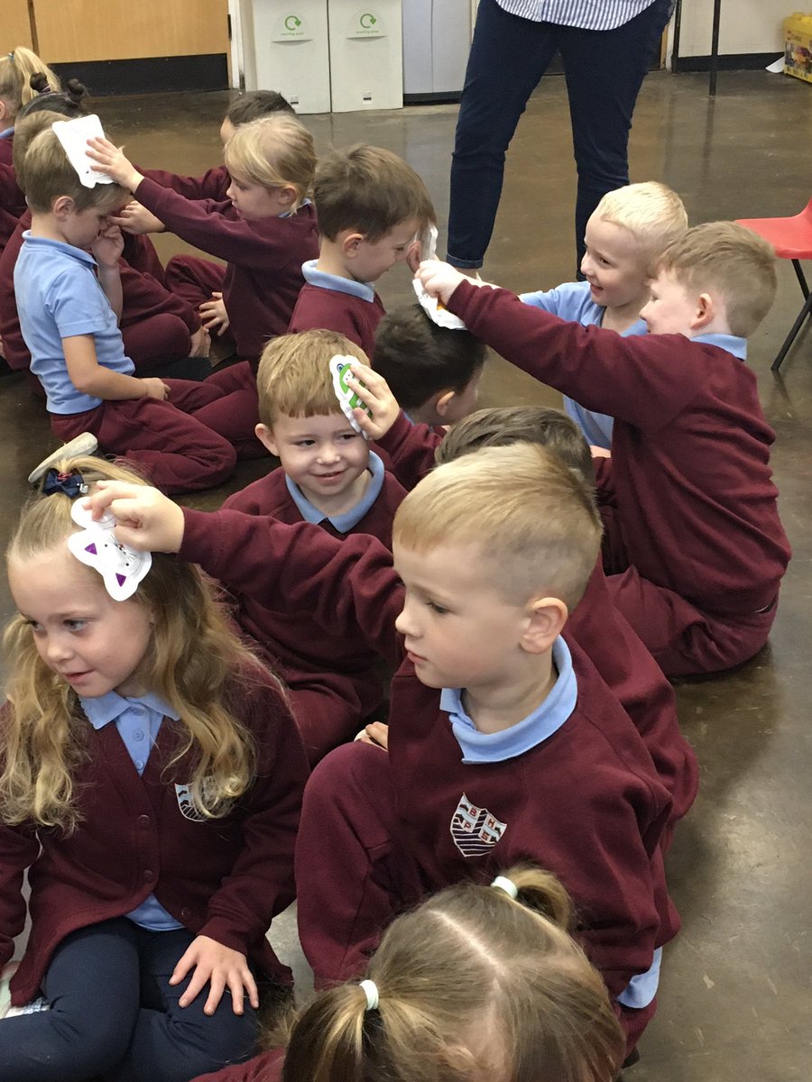 MrsPBHPS's tweet photo. #receptionbhps have had an amazing morning with @minifirstaiduk We now know what to do if someone has cut themselves, hurt their head or aren't responding. @BeaufortHillPri https://t.co/IKZE5TBW50