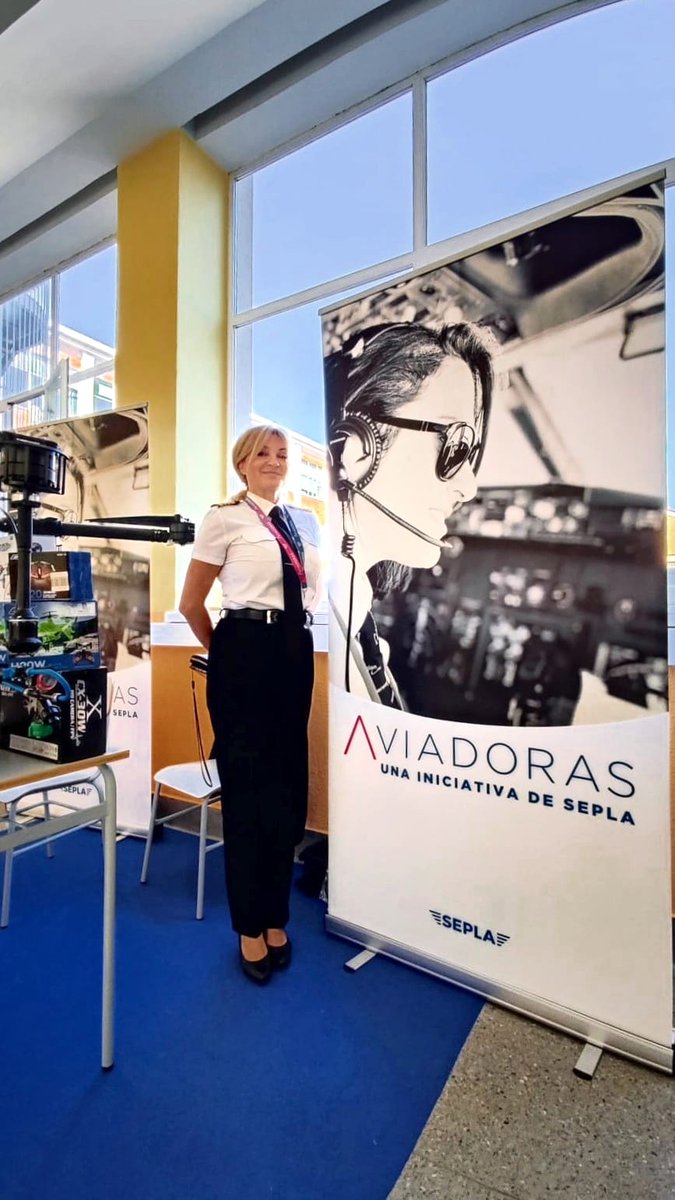 En el mayor evento #MASM2023 de simulación aérea en España:
<a href="/AirSimMeeting/">Madrid AirSim Meeting</a>
Sonia García del grupo <a href="/aviadoras_/">Aviadoras</a> <a href="/sepla_pilotos/">Sepla</a> manifiesta el firma compromiso que tienen de orientar, asesorar y hacer posible que este sector rompa el techo de cristal, para las mujeres.
 #rpascorso