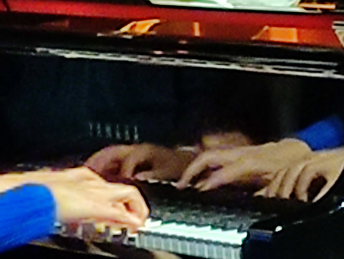 MuserAvec's tweet image. Final de @museetpiano au @MuseeLouvreLens hier!!!!! Jukebox avec #vincentmussat et concert de clôture avec tous les artistes de ce festival!!! un pur moment de bonheur Merci @RodolpheBB Jason #marikodama #nourayadi #pierreyveshodique @PaulLayOfficial