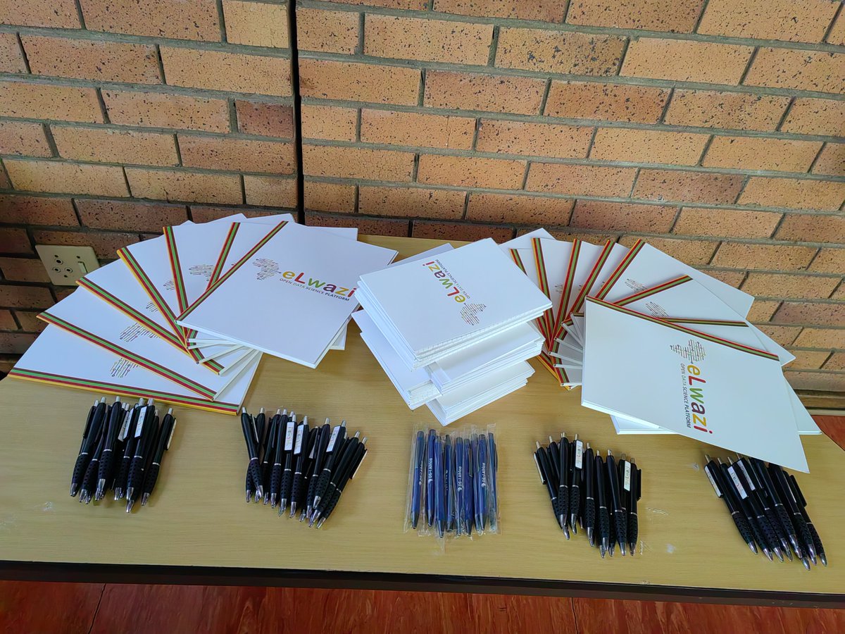 eLwazi_ODSP's tweet photo. Today, we kickstart the #ContainersandWorkflows workshop in collaboration with @MADIVA_DSI  @WitsUniversity. Participants will learn to use Docker, Dockstore, Nextflow, Terra, Workflow Description Language, ilifu, etc. 

#DataScience #ContainersandWorkflows #Bioinformatics https://t.co/Qtl5kXJYmR