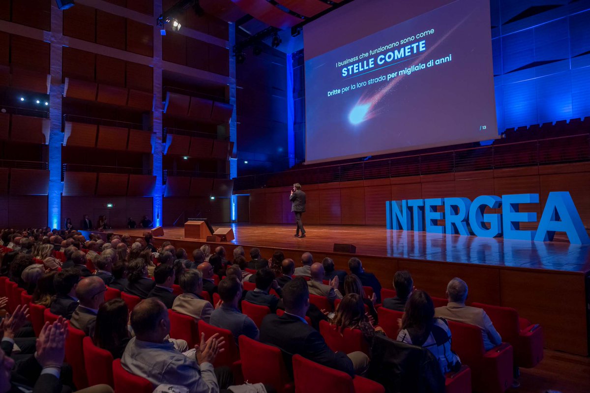 Autoingros's tweet photo. Condivisione dei risultati ottenuti, importanti novità e futuri obiettivi da centrare: questi i temi principali di “Over the dream”. 
Domenica 24 settembre anche noi di Autoingros eravamo all'auditorium Gianni Agnelli di Torino per festeggiare insieme i 20 anni di @GruppoIntergea https://t.co/zq3UfLDudq