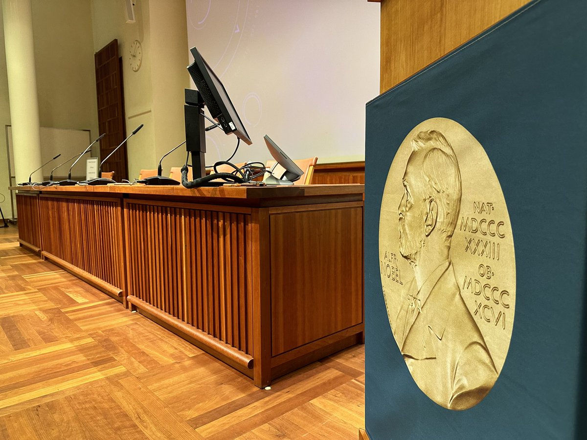Die Spannung steigt hier langsam: Gleich werden in der Nobelversammlung des Stockholmer Karolinska-Instituts die diesjährigen Medizin-Nobelpreisträger verkündet. #NobelPrize #dpareporter