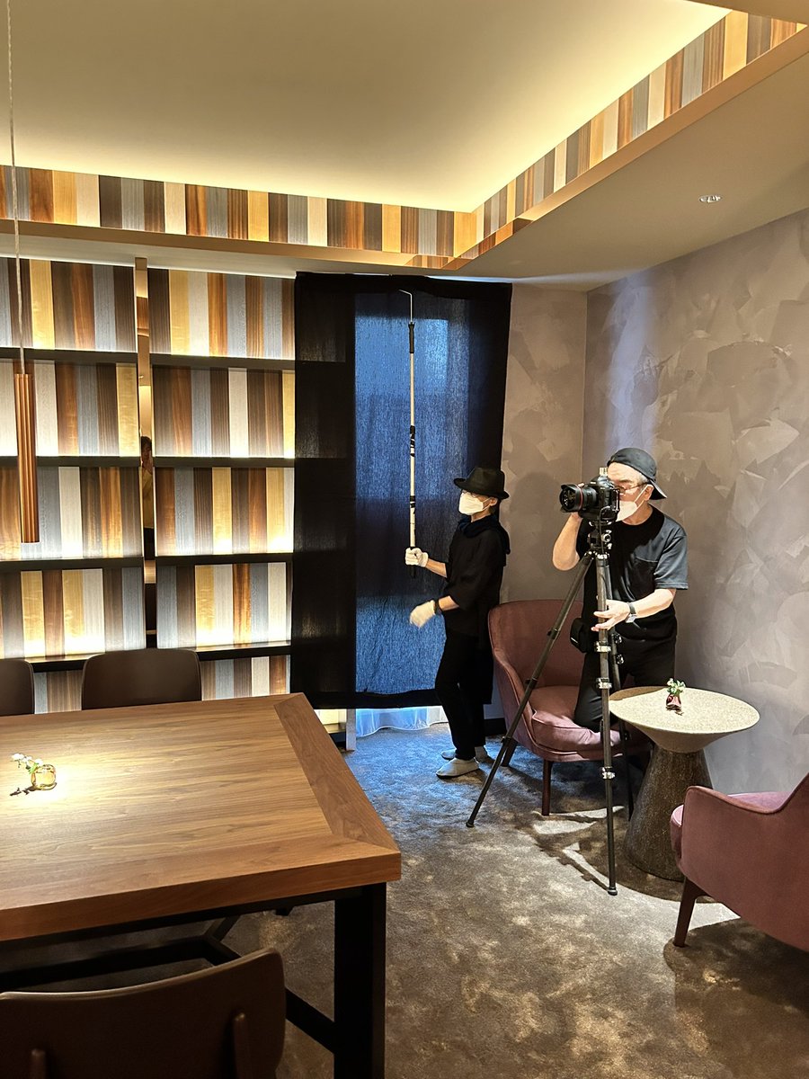junazu's tweet photo. 竣工写真撮影 #interiordesign #spacedesign #salon #インテリアデザイン #飲食店 https://t.co/WAqQIViFTF