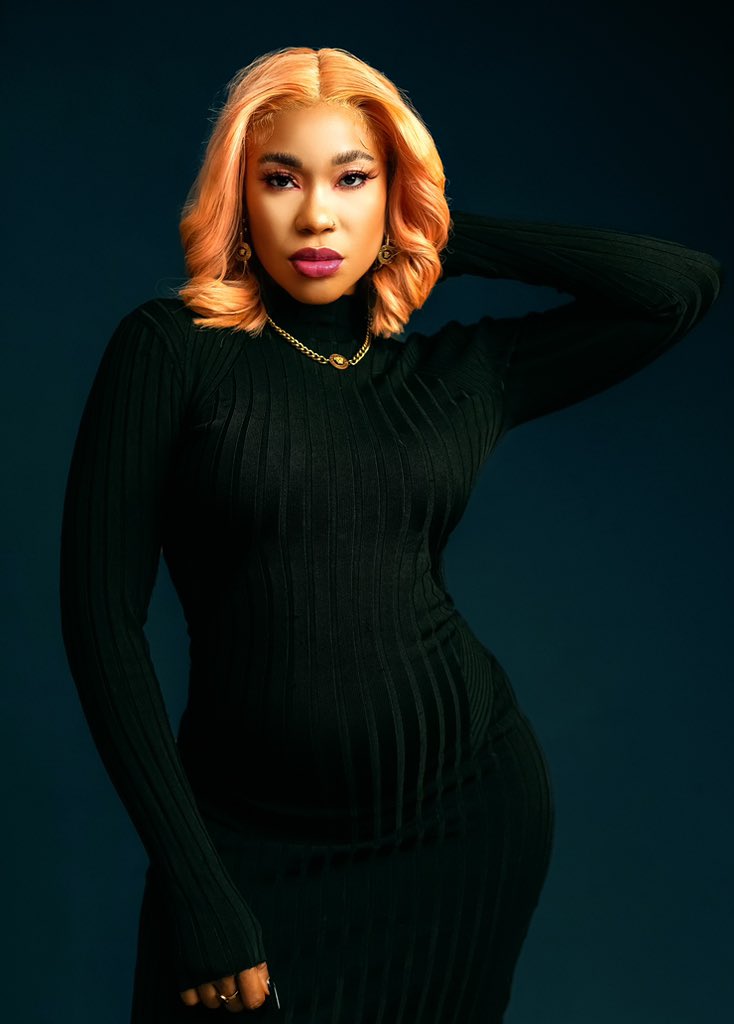 pearlcardy's tweet photo. Women Who Really Change The Game Are Always The Women No One Knows What To Do With Initially 👑

Keep Streaming “Hush” 🎵
Link bio ❤️

@bglrecords 

#pearlcardy #bgl #BigEngine https://t.co/o9PKkdNR5i