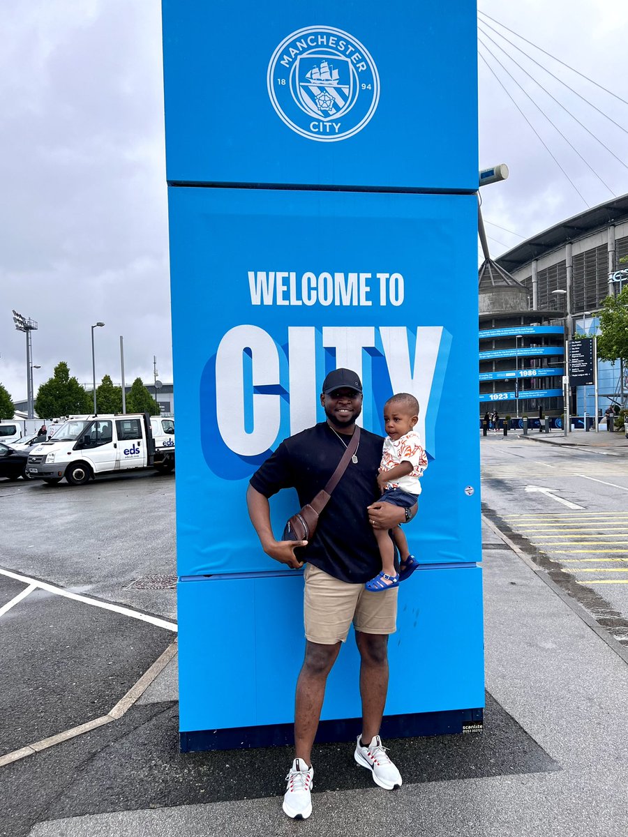 NURSE_JP's tweet photo. I’m happy of the memories we’re building together son! I’m glad that you’re seeing the world just the way it is. Our October is here & birthdays loading! Small Odogwu on 12th, big Odogwu on 23rd. Ụwa bụ ụwa Chukwu! 😁😁😁 #Igbotic #OrthoDad #PapaJason #Londoner @ManCity visit https://t.co/D1SSI1bzXW