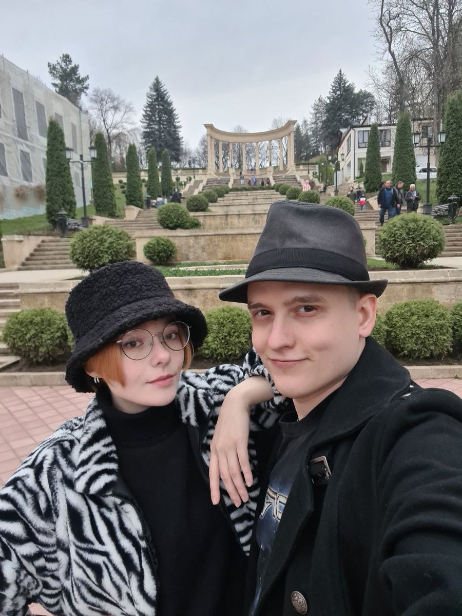 VicontD's tweet photo. С днем рождения мою самую лучшую вторую половину, самого классного помощника, спасителя, сына маминой подруги, яжинженера, повелителя кубов @AstarothCrafts !
С днем рождения, моё  солнце.
Я люблю тебя. https://t.co/E6RtYGst05