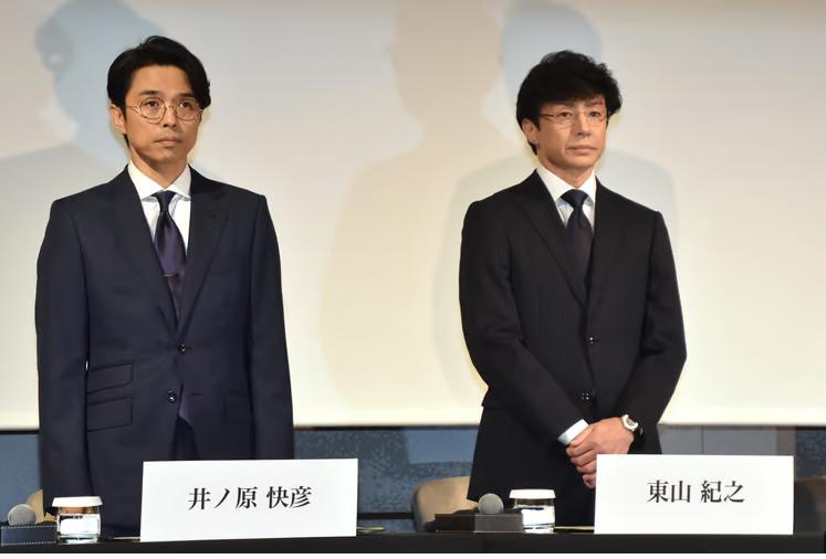 ジャニーズの記者会見では、記者たちの質問が白熱すると、イノッチが「ルールを守っていく大人達の姿をこの会見では見せていきたいって思ってますので、どうかどうか落ち着いてお願いします」と言うと、
会場の記者たちから拍手が起こった。大変だと思うけど頑張ってほしい🙏