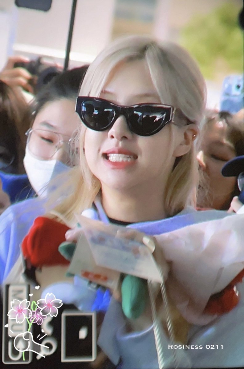 BLACKPINKGLOBAL's tweet image. #ROSÉ arrives at the ICN Airport from Paris! 🥹😎

#PWF #블랙핑크 #로제 @BLACKPINK