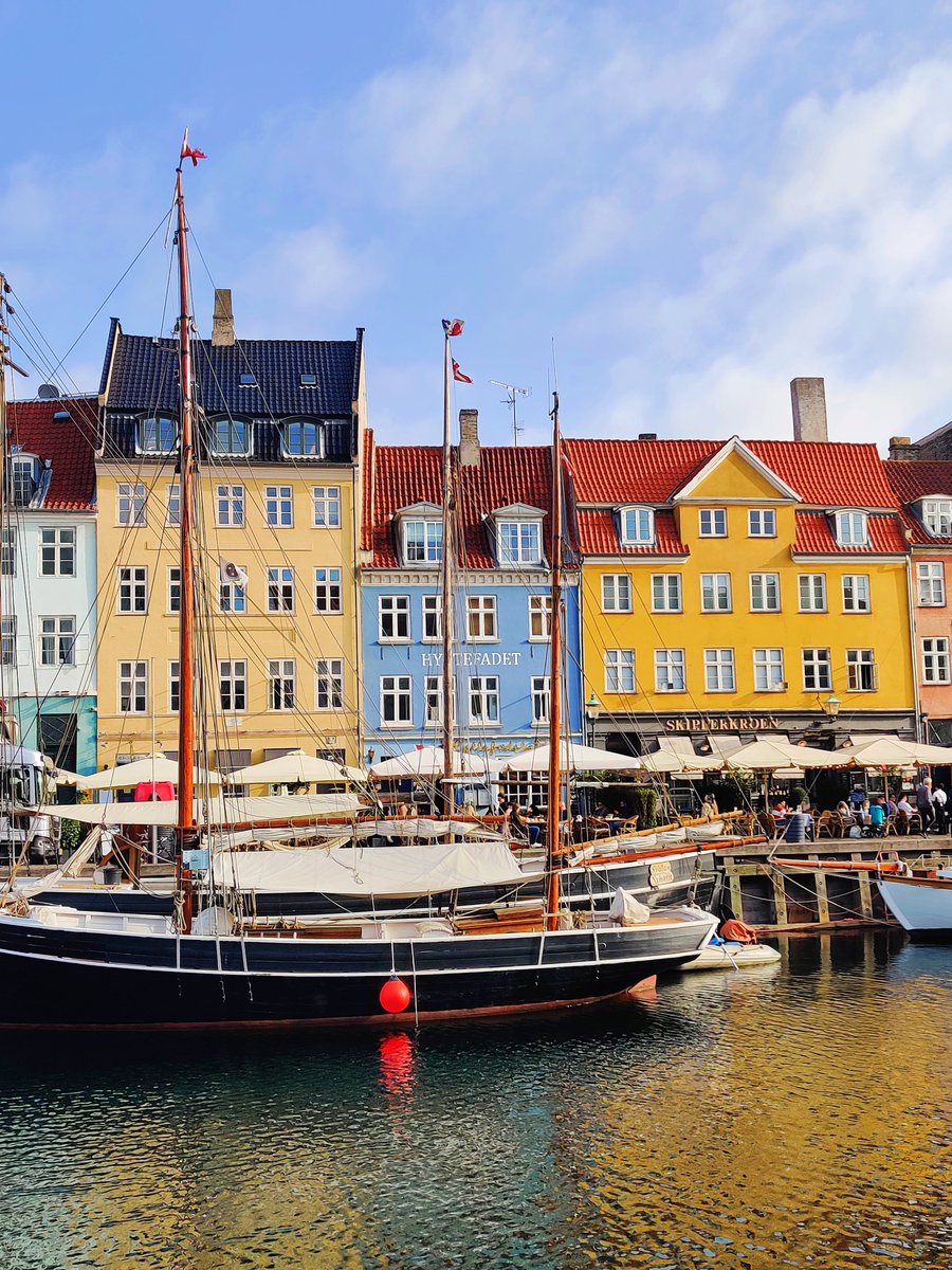 EdouardR98's tweet photo. #Copenhagen and Nikon FM2 https://t.co/sV5cBd7IMm