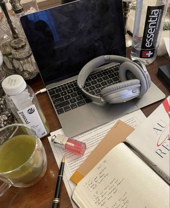 pilatesgirly's tweet photo. get over yourself and study https://t.co/f8RPKx4w89