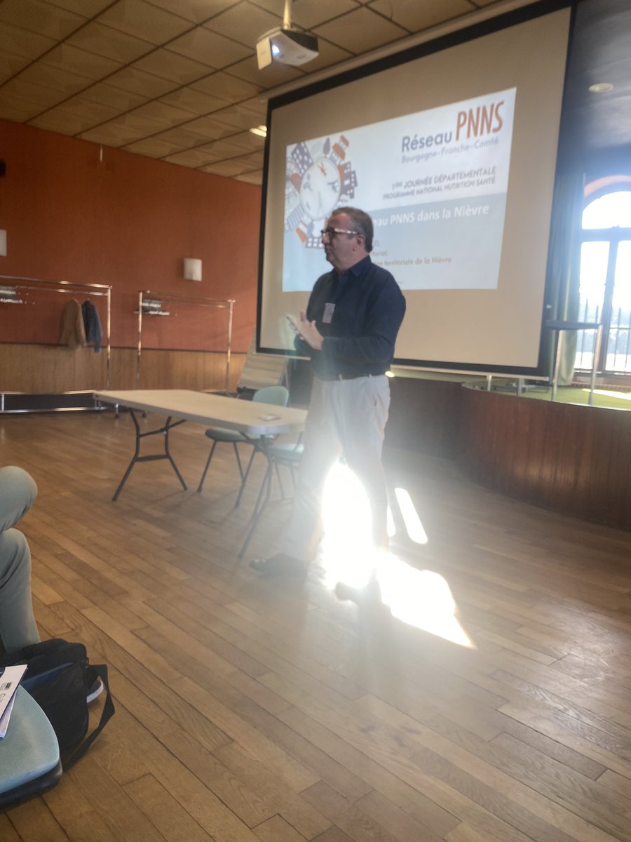 MMasrouby's tweet photo. Rencontre départementale #pnns  de la Nièvre, à Premery , @christianpaul58 annonce la signature du @PaysNiverMorvan dans la charte des #villesactives en présence de l’@arsbfc
@DindaudARS 

Un appui à la construction du plan d’actions a été réalisé pr l’@IrepsBFC https://t.co/iBbZS6DBDC