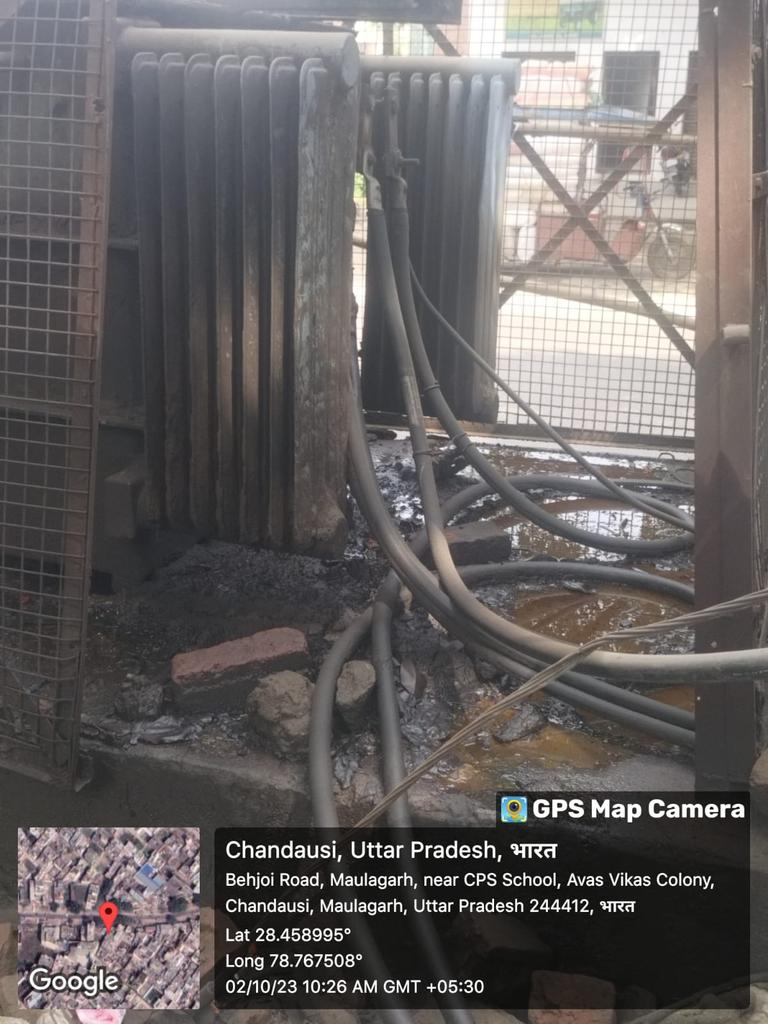 rcbharti's tweet photo. SIR,SPOT MAINTENANCE OF MEDIUM POWER TRANSFORMER IS BEING DONE UNDER EDD CHANDAUSI  FOR PROVIDING UNINTERRUPTED POWER SUPPLY FOR UPPCL CONSUMERS
@eeewdmbd @SEworkshopPVVNL @MdPvvnl @ChairmanUppcl @mbd_ce https://t.co/6aQs5ZWsTl