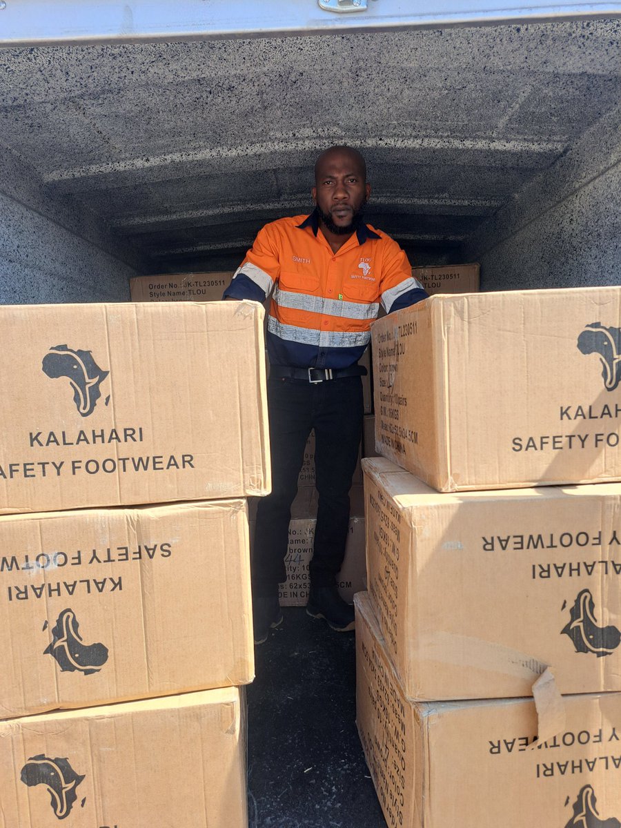 AdvoBarryRoux's tweet photo. Introducing a new brand of safety shoes. Kalahari safety footwear, our shoes are stylish, comfortable,of the best quality and go inline with ISO-20344-2021 standards.  

For more on the shoes &amp; orders, contact koketsosmith@gmail.com 
WhatsApp: 0739220207
Twitter: @koketsosmith https://t.co/37PaHOVYVW