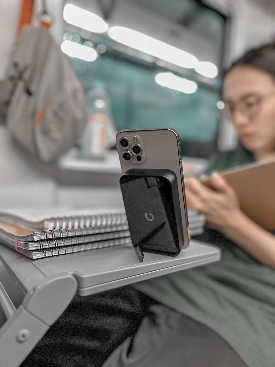 BezalelPower's tweet image. Kickstarting Monday’s agenda while on commute. 
➪ bit.ly/3RCUzbI

#commutetowork #commuterlife #workonthego #powerbank  #digitalnomadlifestyle