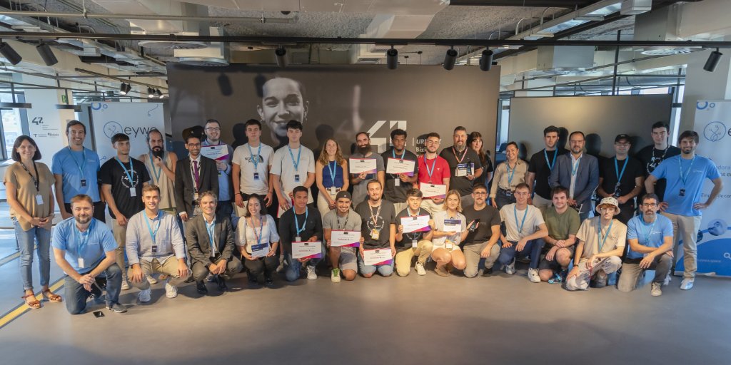 42UrdulizFTef's tweet image. Después del #hackathon de #TrinityTech celebrado en #42UrdulizFTef durante el fin de semana, volvemos a la "rutina" en el campus 🚀 Algo extraño, ya que todos los días son distintos 😎 Parte de la magia de nuestro centro 🏫