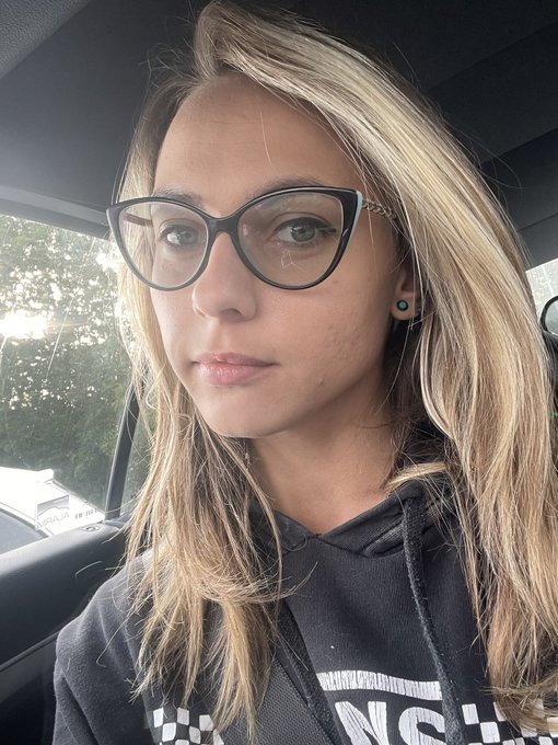 Good morning! Looking like a mess as today is a busy day! Car MOT then dentist then a BG3 act three stream