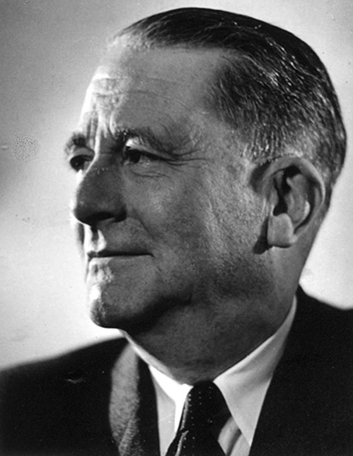 AimeTim's tweet photo. 1. A short thread on the dichotomy of nature/ culture as it appears in the political philosophy of Carl Schmitt. https://t.co/SgAAlFBN1Y