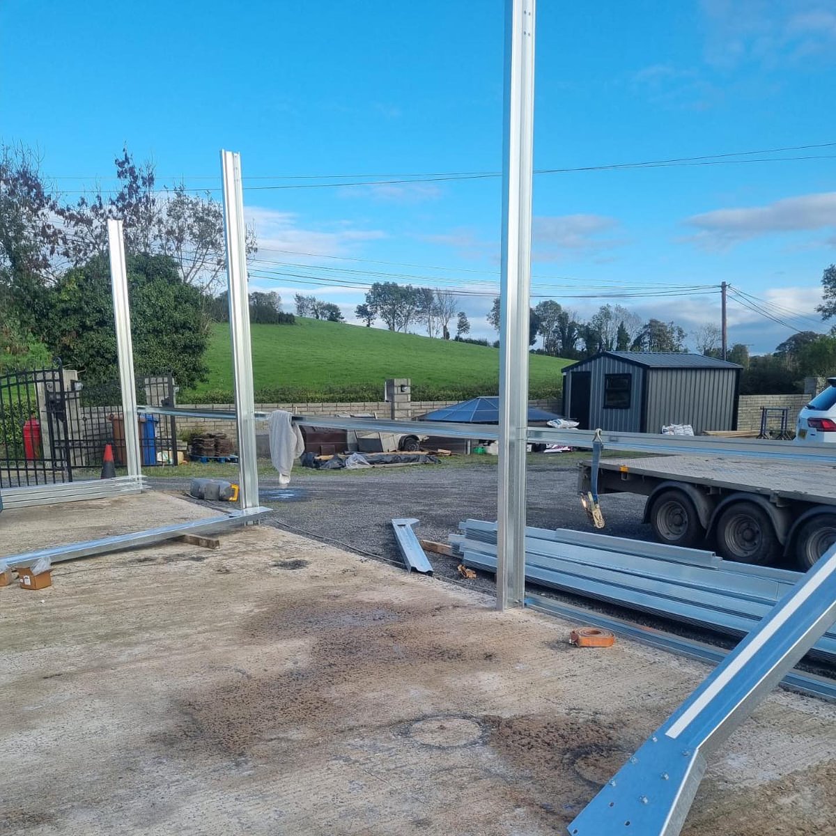 DfShedsLtd's tweet image. Kicking Off the Week with a New Build in Progress!🏗️✨
#NewWeekNewBuild