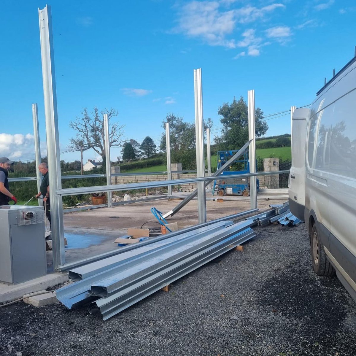 DfShedsLtd's tweet image. Kicking Off the Week with a New Build in Progress!🏗️✨
#NewWeekNewBuild